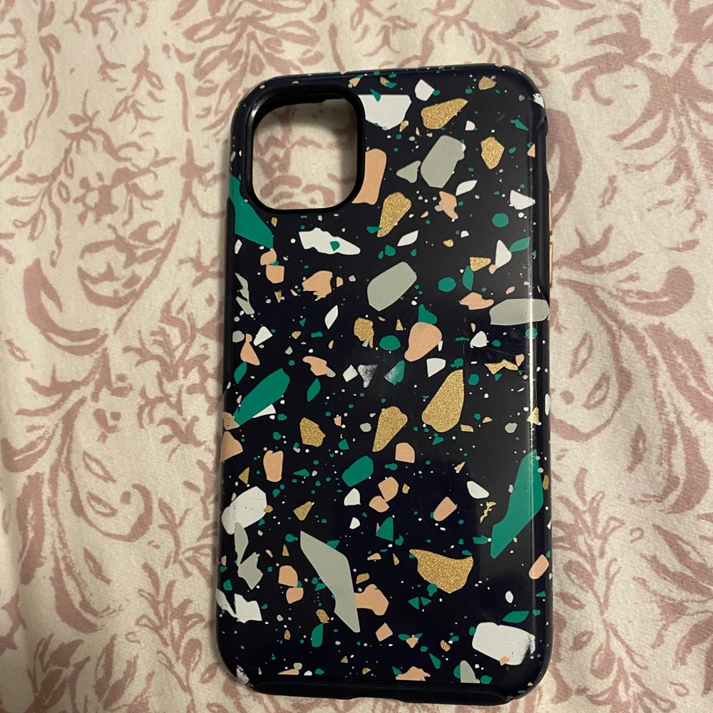 EUC otterbox case iPhone 11